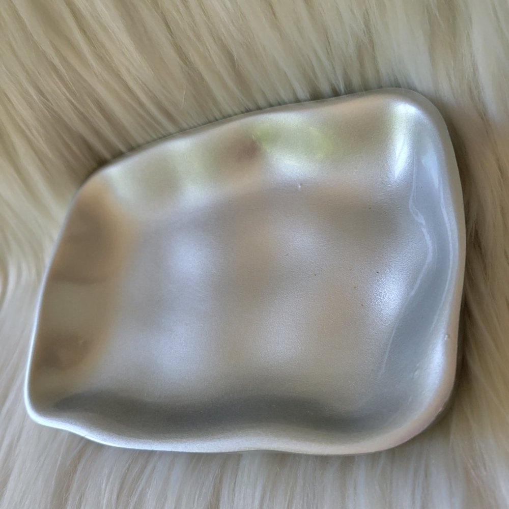 Kassatex Metallic Silver Soap Dish